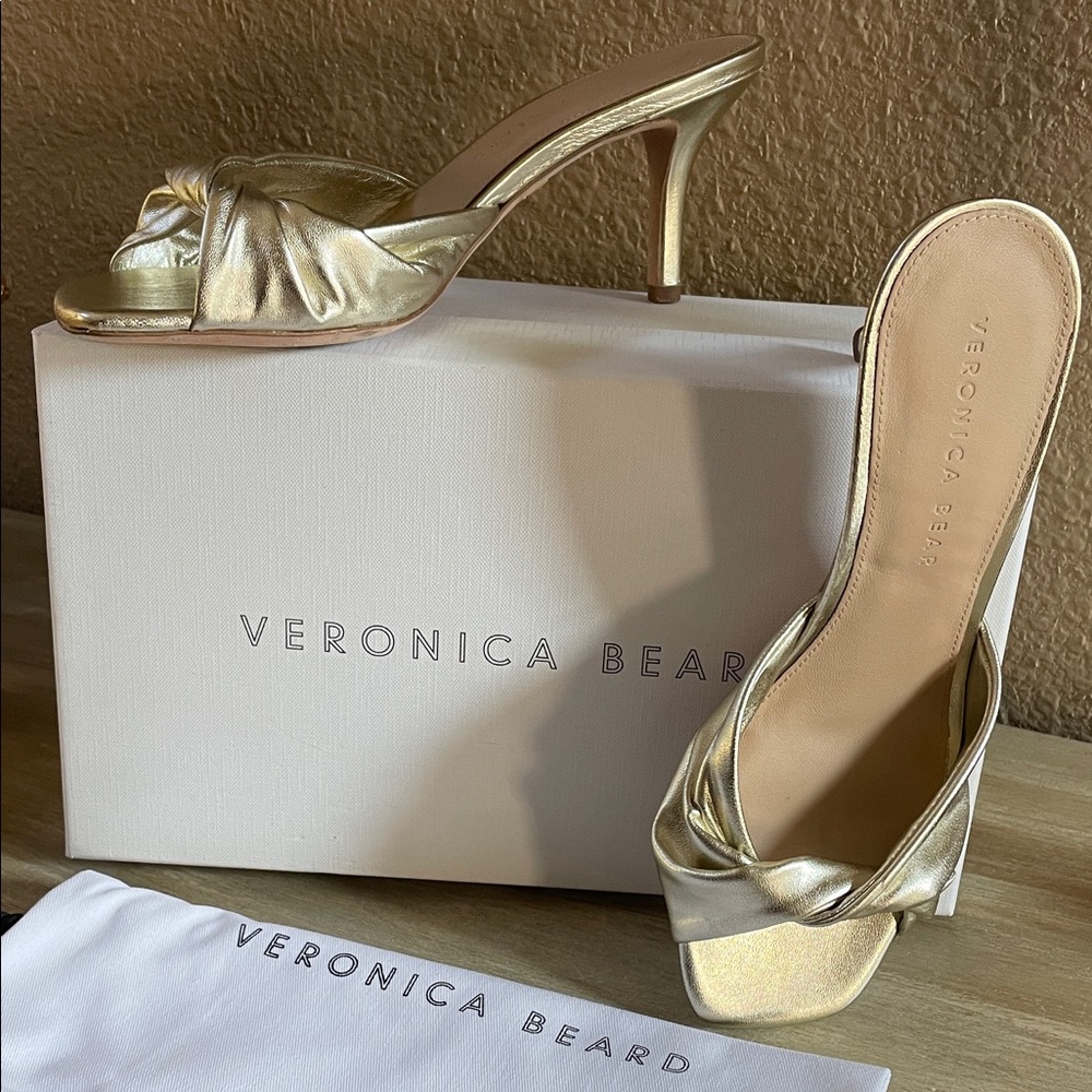 Veronica Beard Melli Gold Heels. NEW condition . Size 7 M In Box/ dust bag
